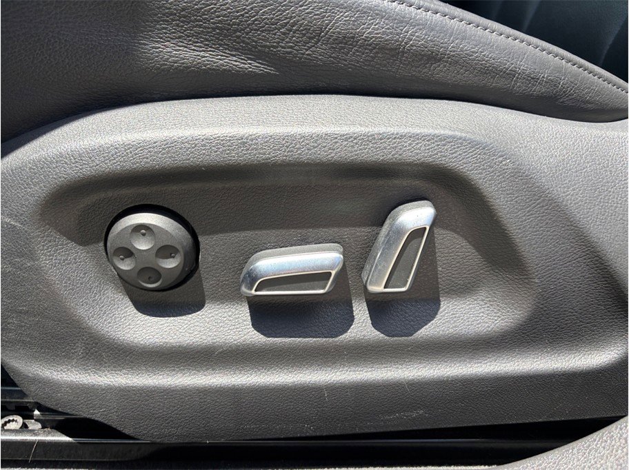 Used 2017 Audi Q3 2.0T Premium w/ Convenience Package AWD/4WD image 18