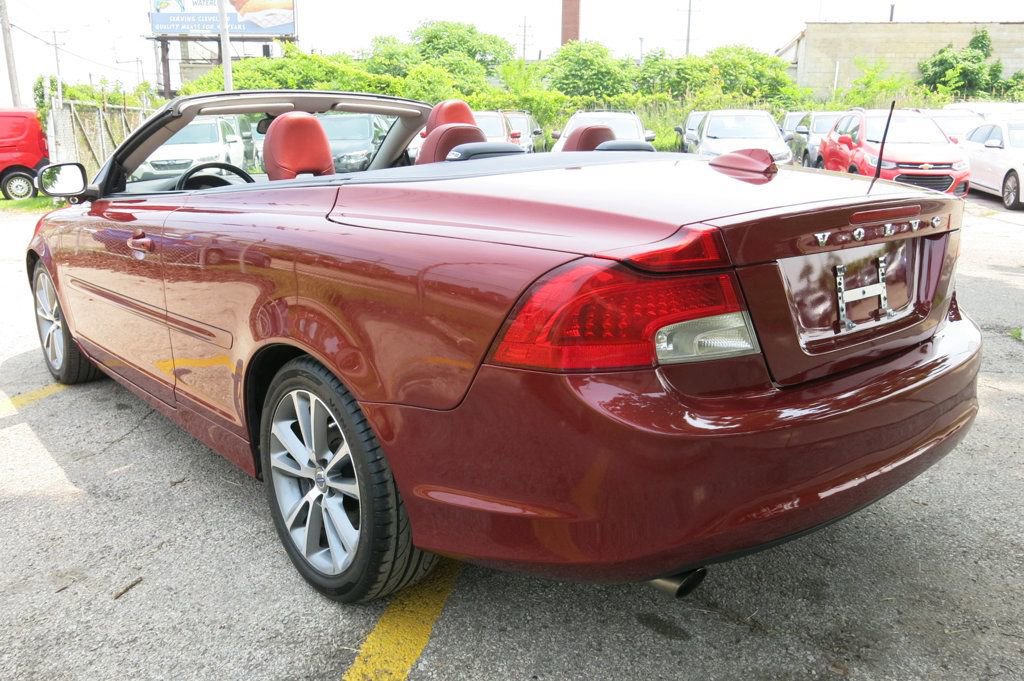 Used 2011 Volvo C70 T5 image 3