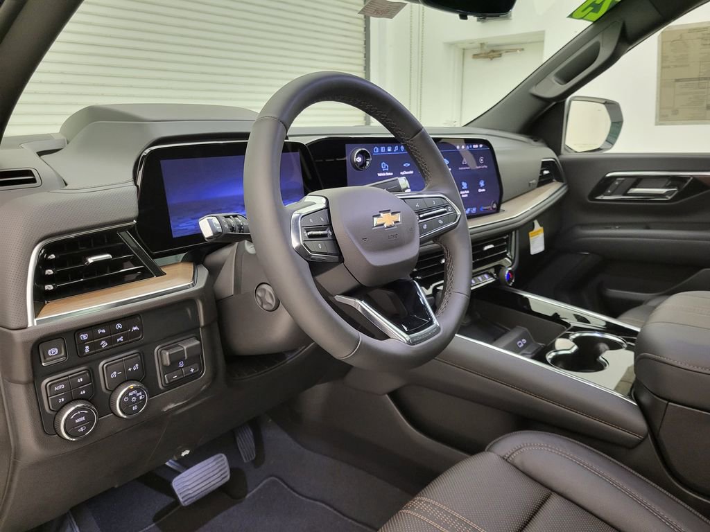 New 2025 Chevrolet Suburban High Country image 39