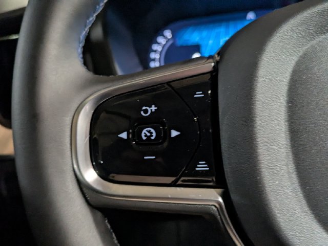 New 2026 Volvo XC60 B5 Ultra w/ Climate Package AWD/4WD image 18