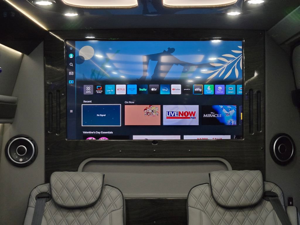 Used 2023 Mercedes-Benz Sprinter 3500 w/ Parking Package image 6