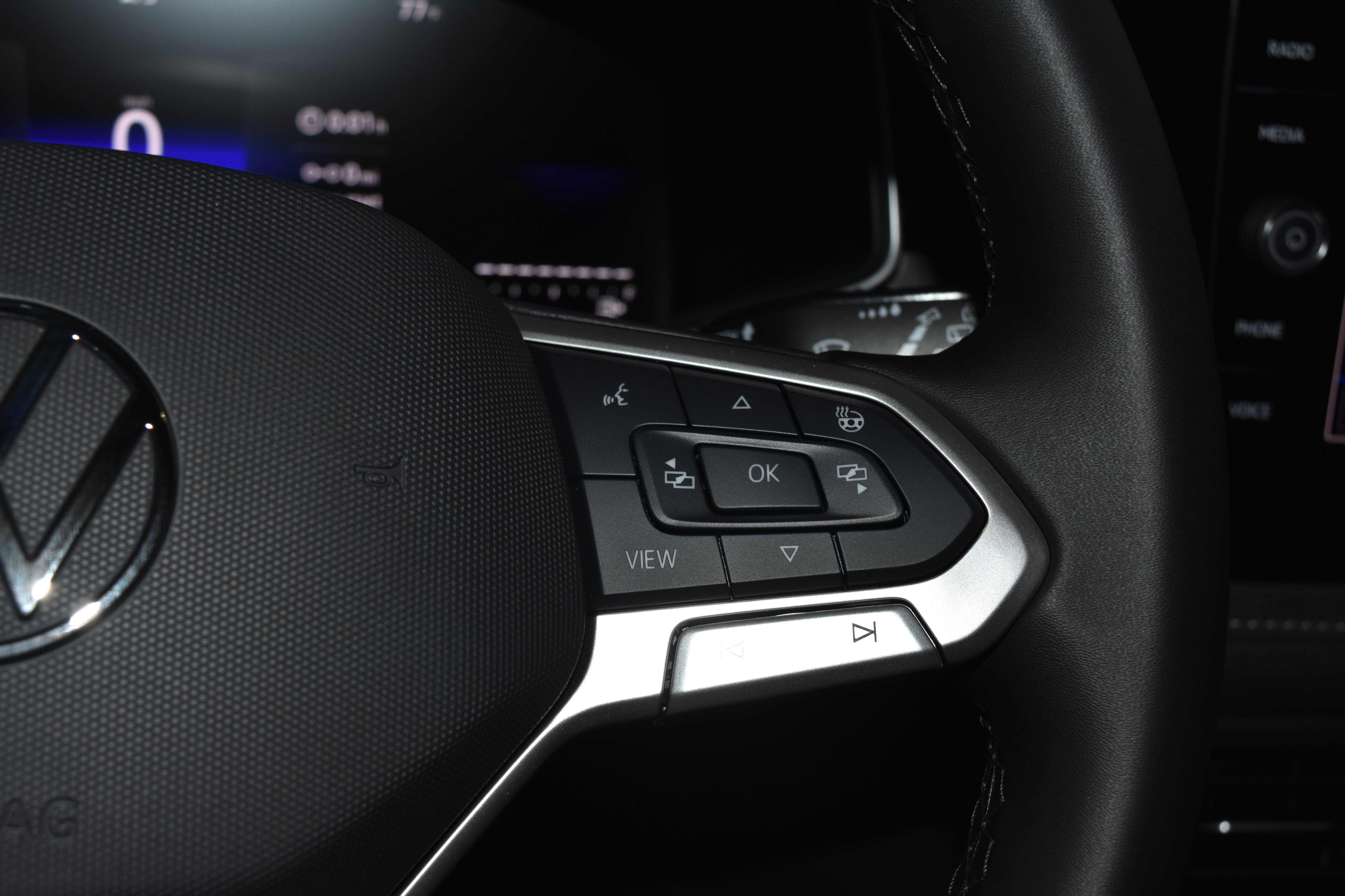 New 2026 Volkswagen Taos SE FWD image 7