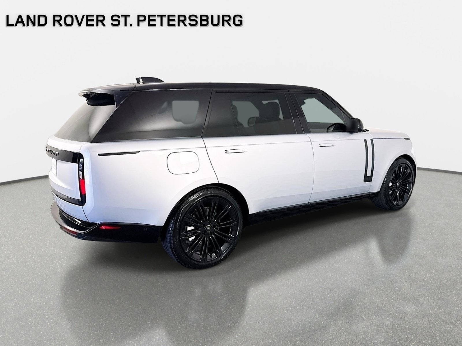 Used 2023 Land Rover Range Rover Long Wheelbase SE AWD/4WD image 5