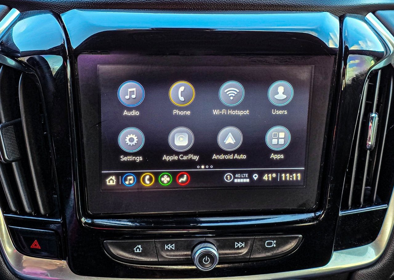 Certified 2023 Chevrolet Traverse LT w/ Rear Camera Mirror Package image 14