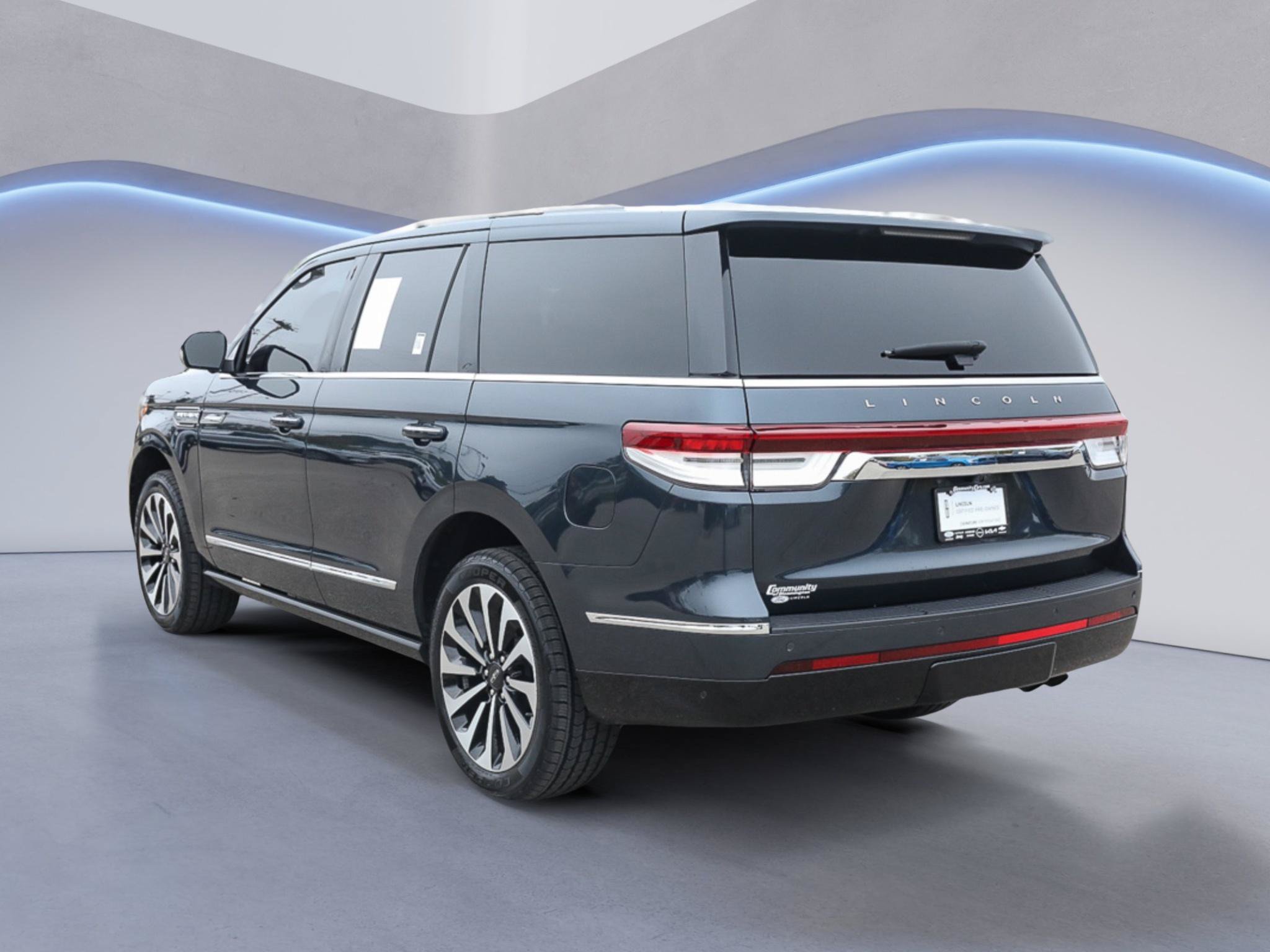 Certified 2024 Lincoln Navigator Reserve AWD/4WD image 5