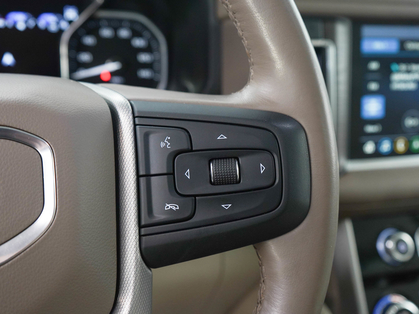 Used 2021 GMC Yukon Denali w/ Denali Premium Package AWD/4WD image 28
