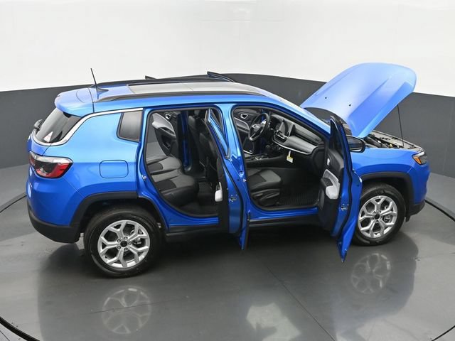 New 2025 Jeep Compass Latitude w/ Sun & Sound Group AWD/4WD image 65
