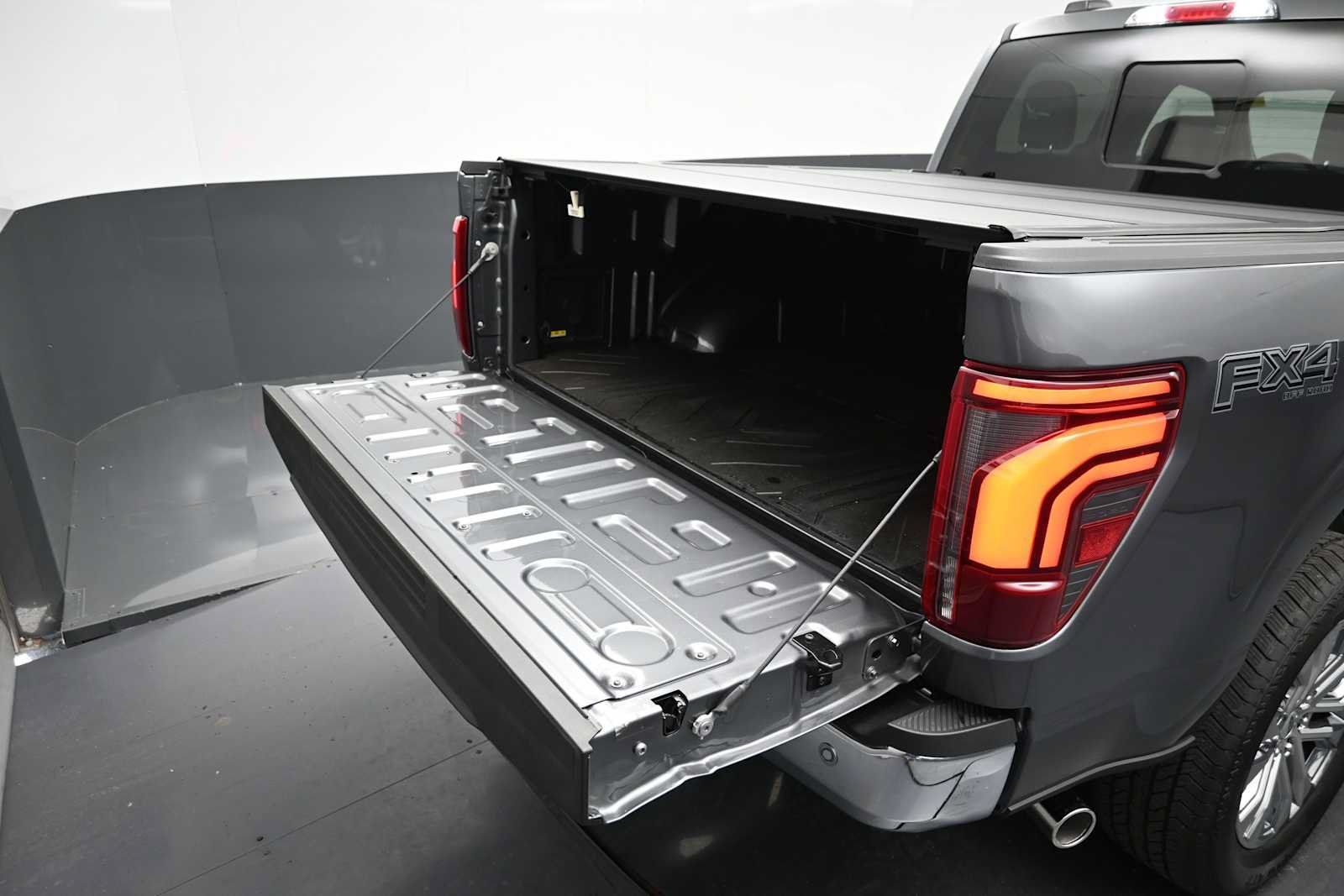 New 2026 Ford F150 Lariat w/ Equipment Group 501A Mid AWD/4WD image 26