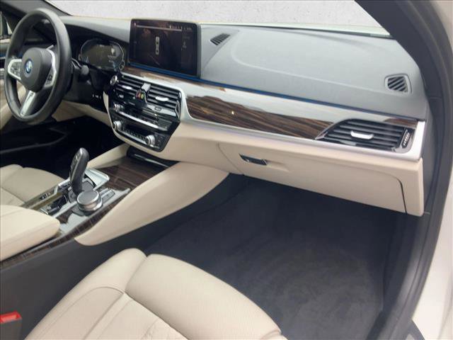 Used 2023 BMW 530e xDrive w/ Executive Package image 22