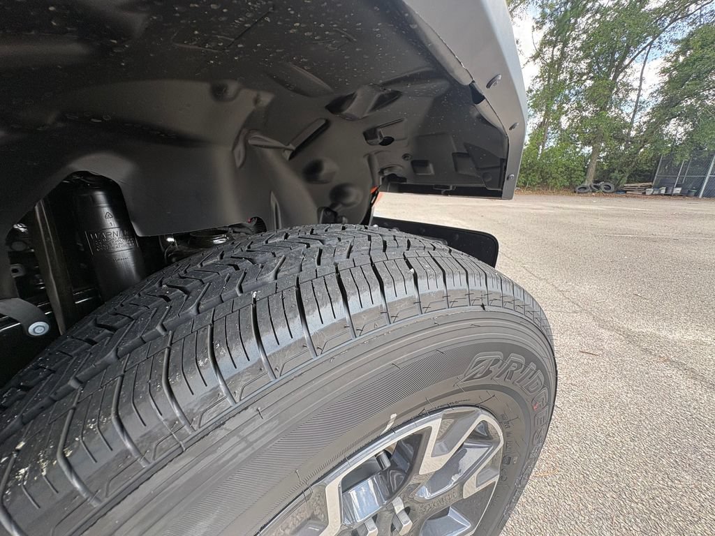 New 2026 Jeep Wrangler Unlimited Sahara w/ Whitecap Package AWD/4WD image 24
