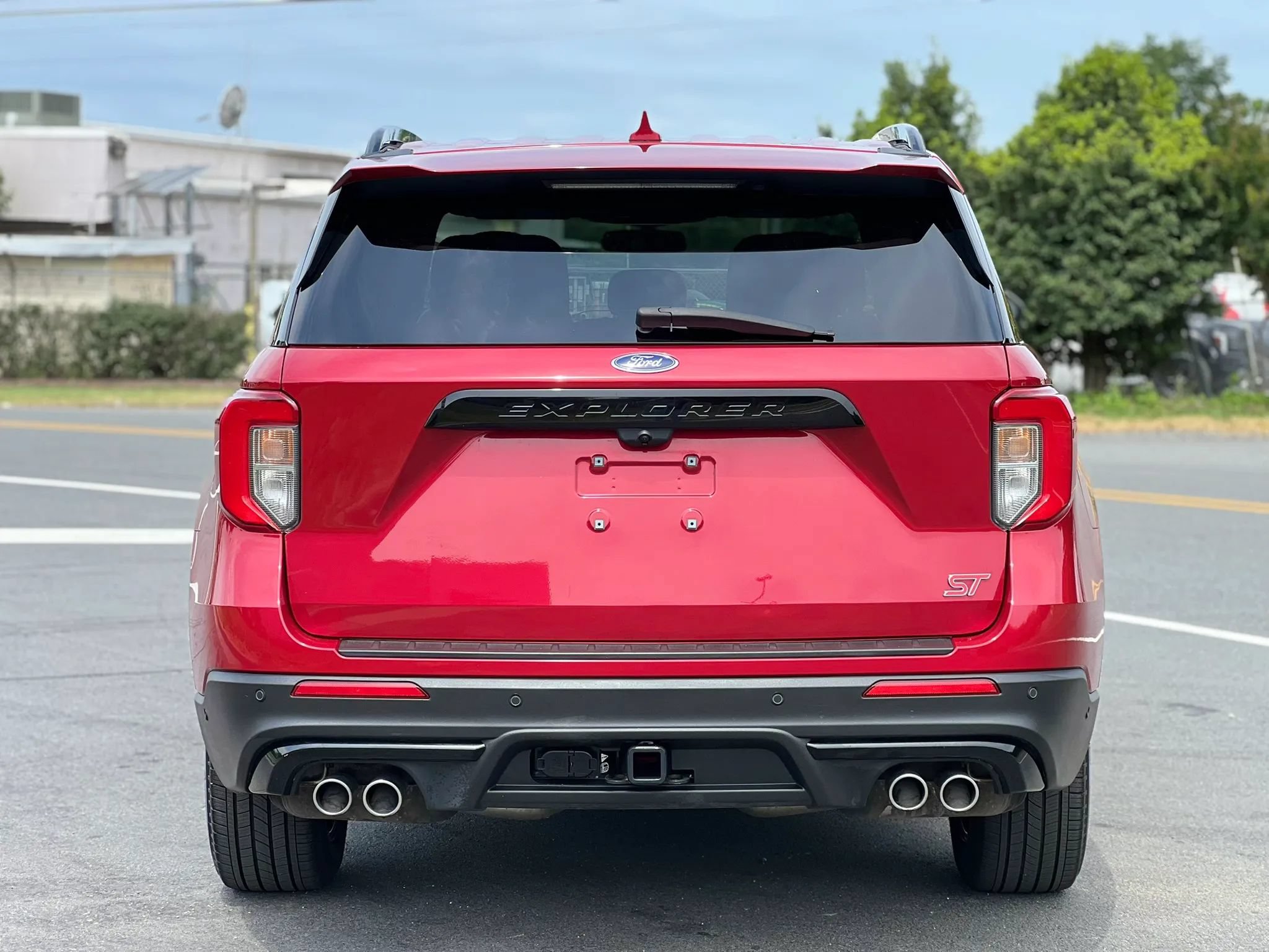 Used 2020 Ford Explorer ST w/ Premium Technology Package AWD/4WD image 4