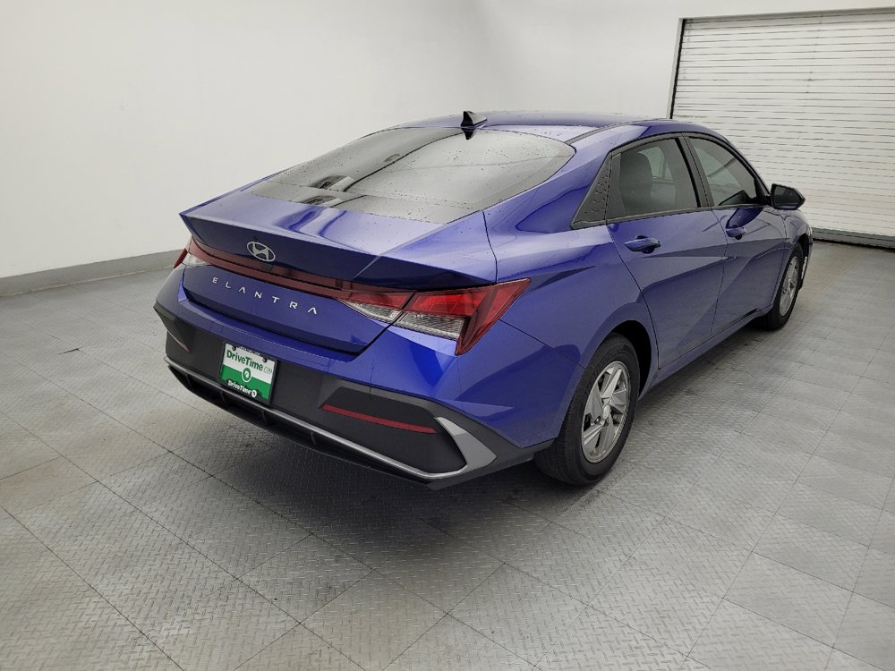 Used 2024 Hyundai Elantra SE FWD image 9