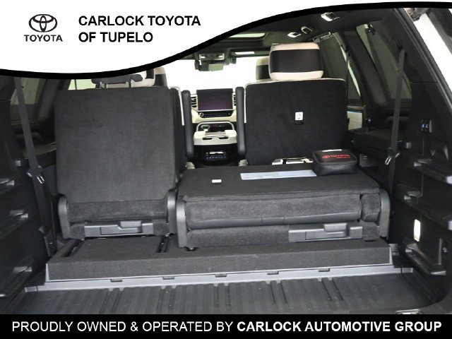 Used 2024 Toyota Sequoia Capstone AWD/4WD image 31