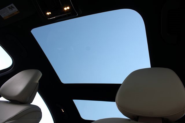 Used 2024 Mercedes-Benz C 300 4MATIC Sedan w/ Exclusive Trim Package image 19