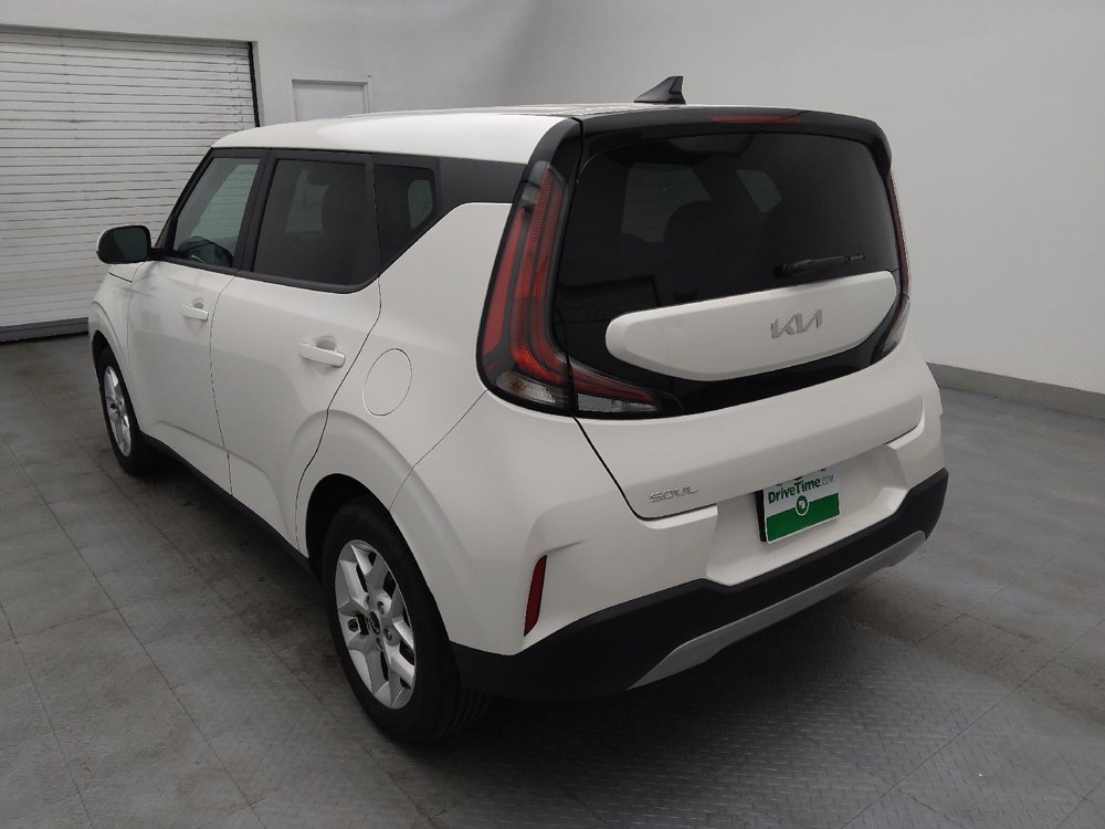 Used 2023 Kia Soul LX w/ LX Technology Package image 5