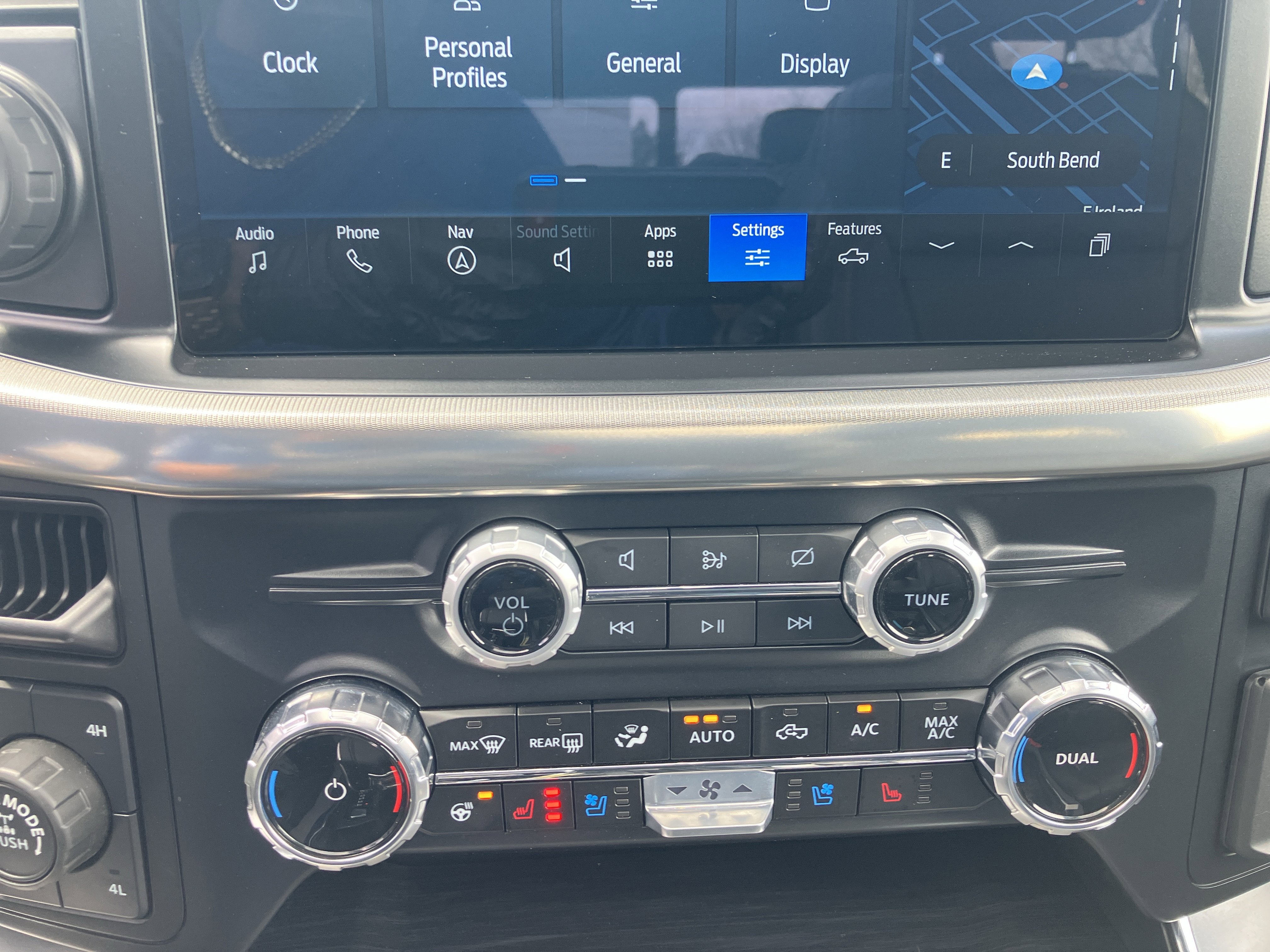 Used 2024 Ford F150 Lariat image 32