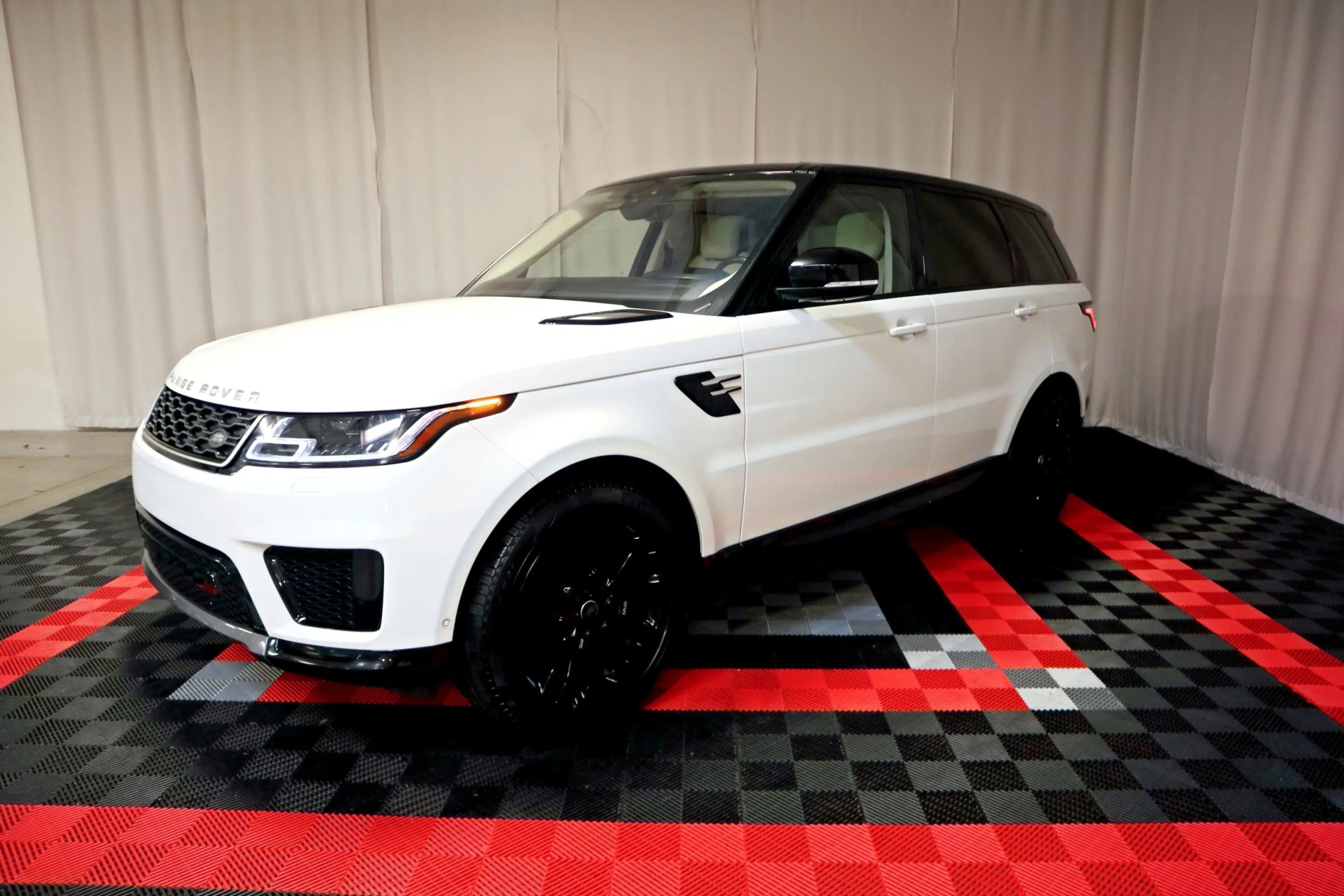 Used 2020 Land Rover Range Rover Sport HSE AWD/4WD image 6