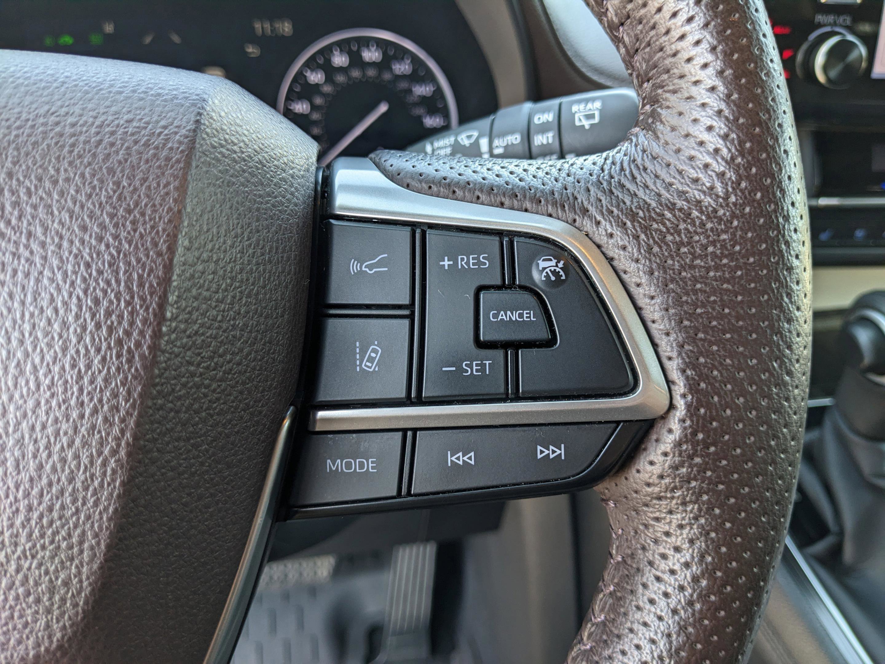 Used 2022 Toyota Sienna Platinum image 38