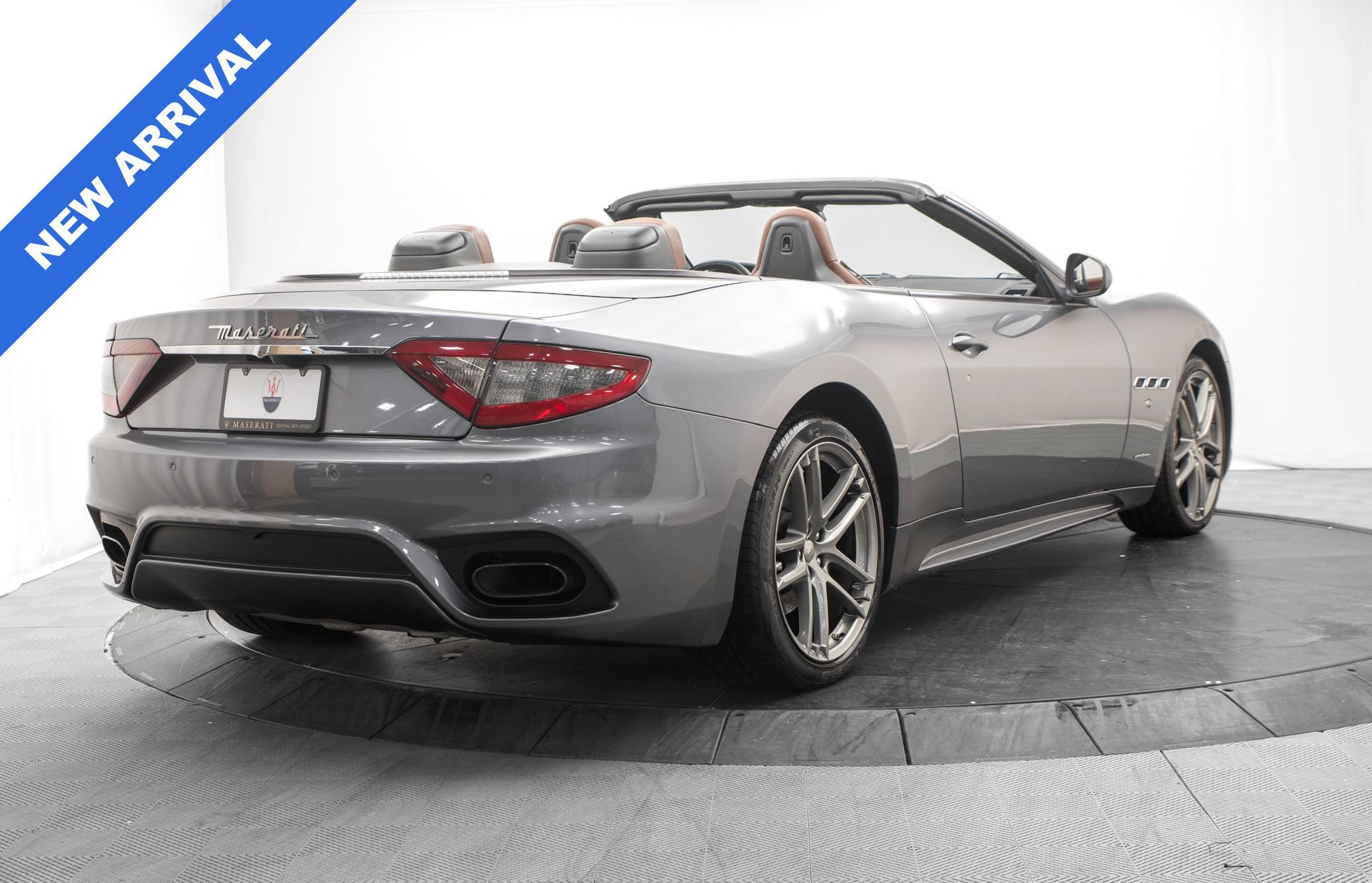 Used 2018 Maserati GranTurismo MC RWD image 3