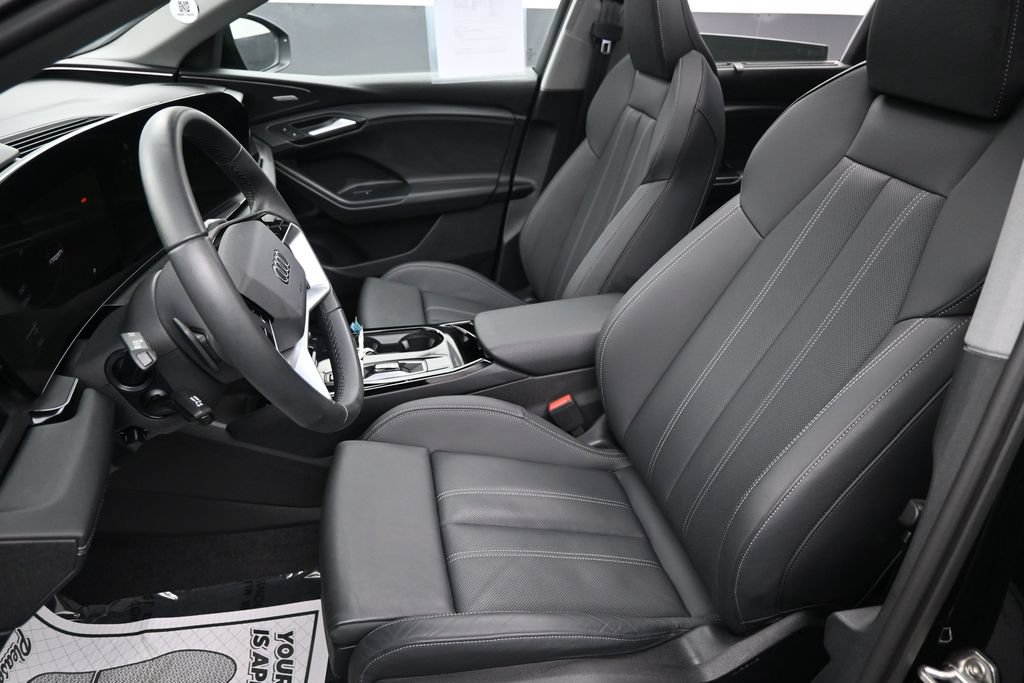 Used 2025 Audi Q6 e-tron Premium Plus w/ Premium Plus AWD/4WD image 23