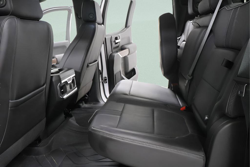 Used 2021 Chevrolet Silverado 1500 High Country w/ Technology Package image 28