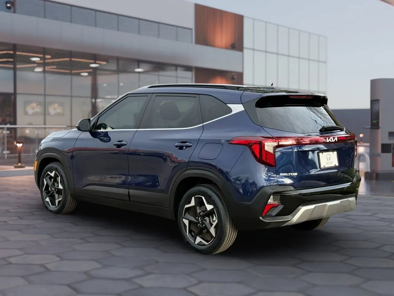 Used 2024 Kia Seltos EX image 4