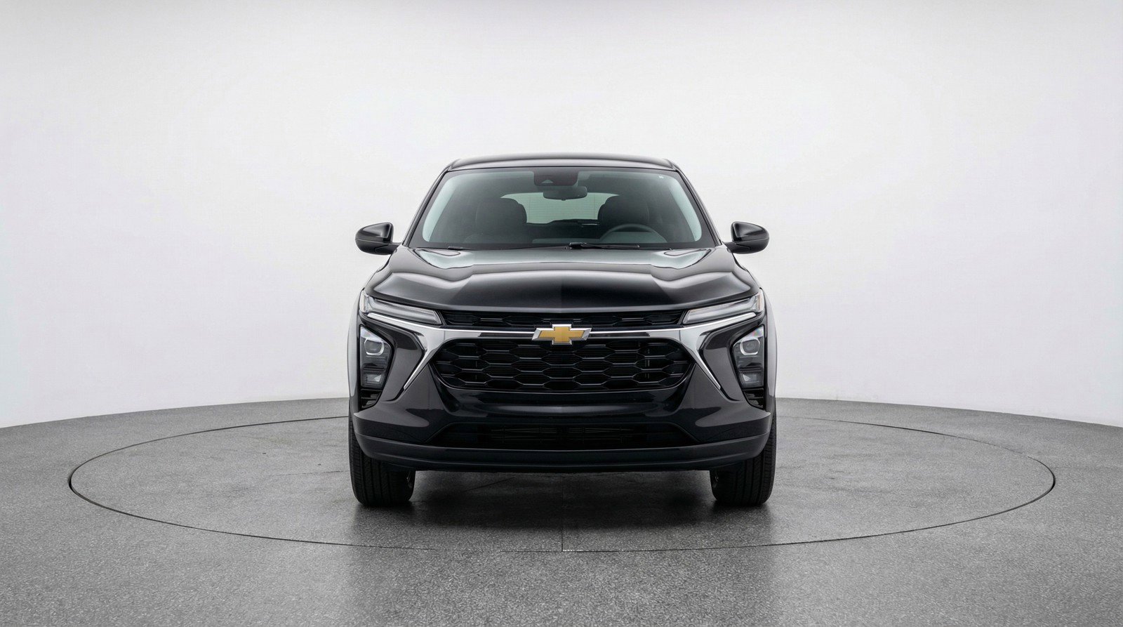Used 2025 Chevrolet Trax LT FWD image 2