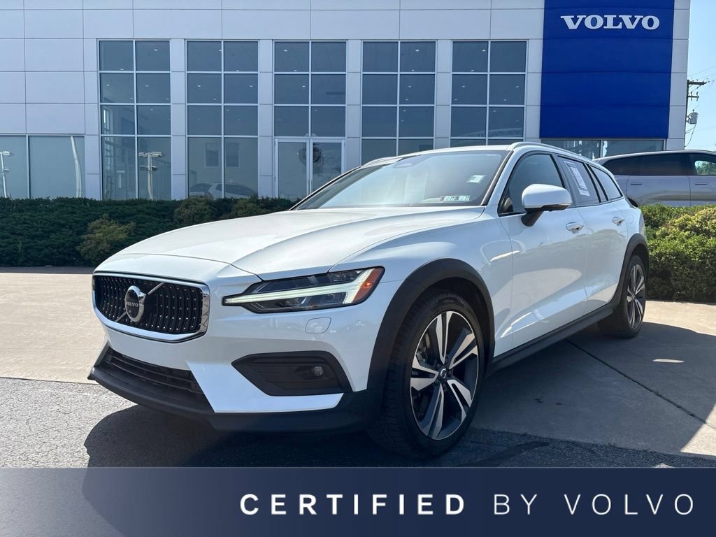 Certified 2024 Volvo V60 B5 Cross Country Plus w/ Protection Package Premier AWD/4WD image 1