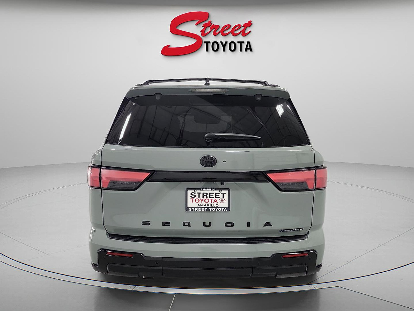 Certified 2025 Toyota Sequoia Platinum AWD/4WD image 3
