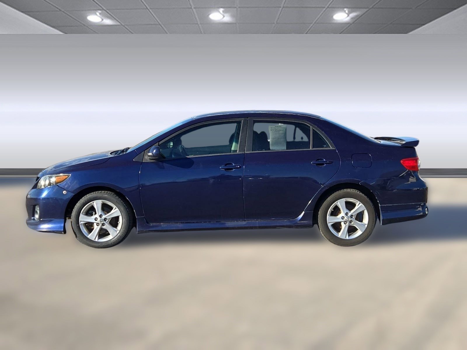 Used 2011 Toyota Corolla LE image 2