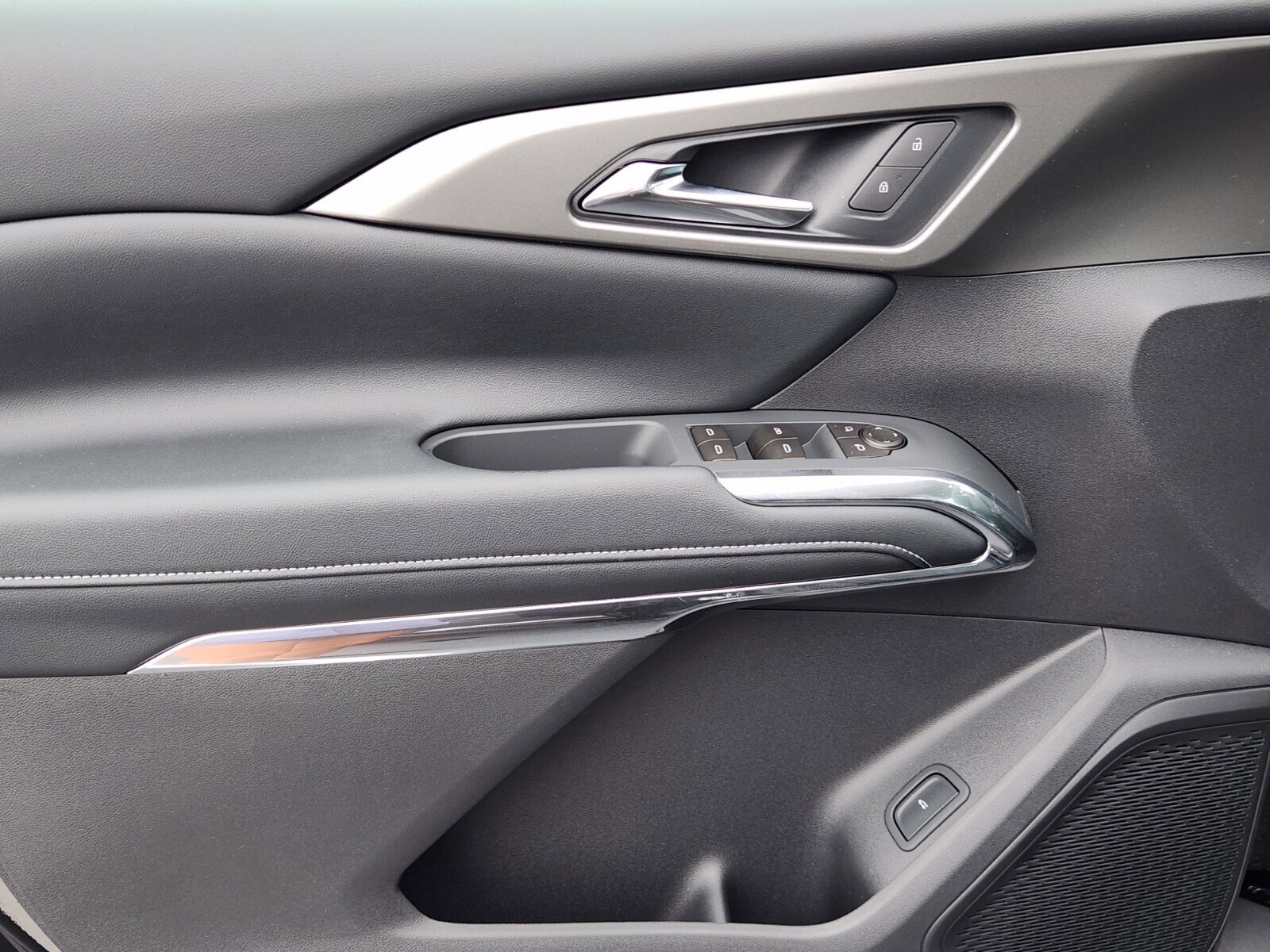 New 2026 Chevrolet Traverse LT w/ Driver Confidence Package image 14