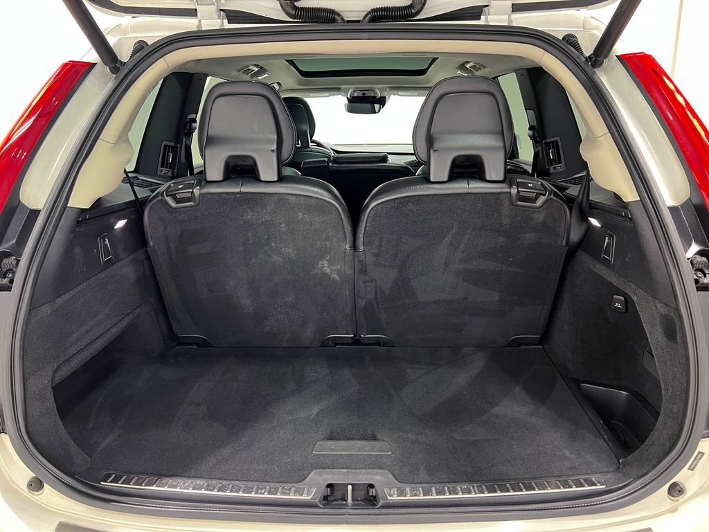 Used 2020 Volvo XC90 T6 Momentum AWD/4WD image 29