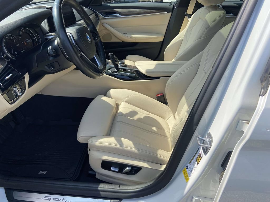 Used 2019 BMW 540i w/ Convenience Package RWD image 16