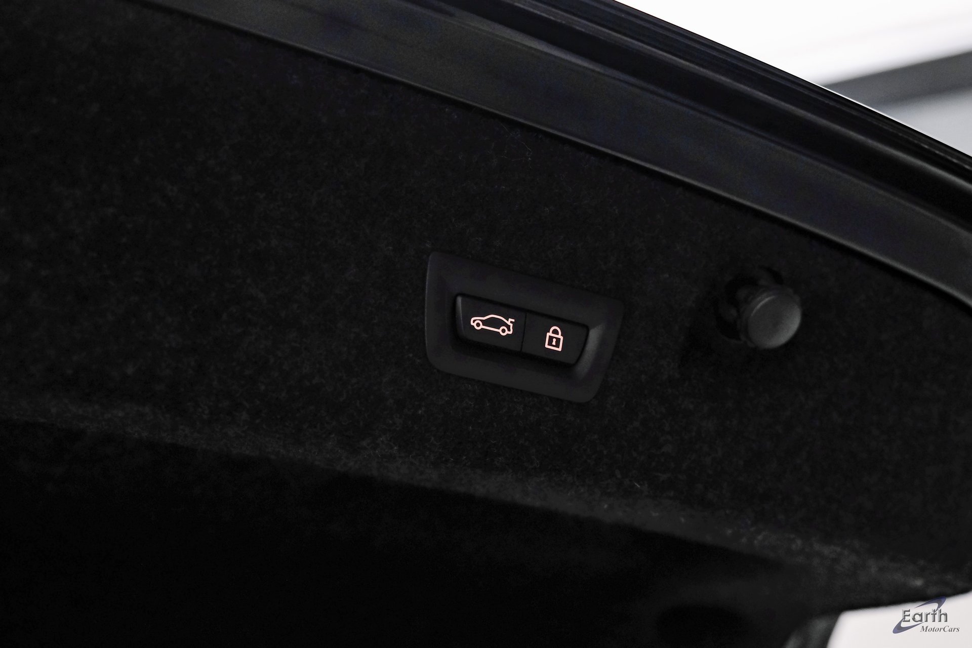 Used 2021 BMW M4 Coupe w/ Executive Package image 92