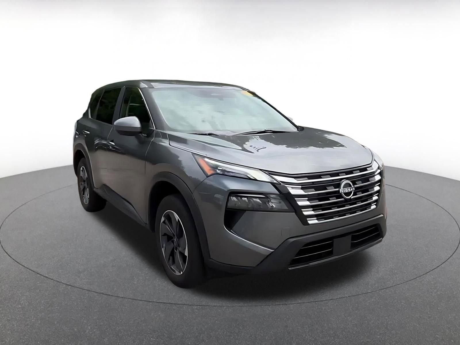 Used 2025 Nissan Rogue SV FWD image 3