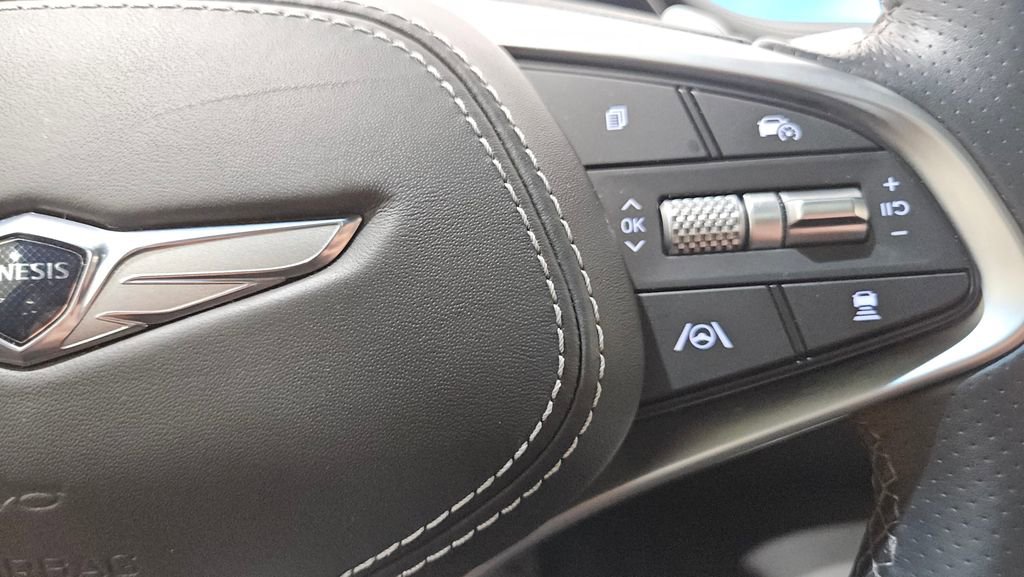 Used 2025 Genesis GV70 3.5T Sport w/ Sport Advanced Package image 34