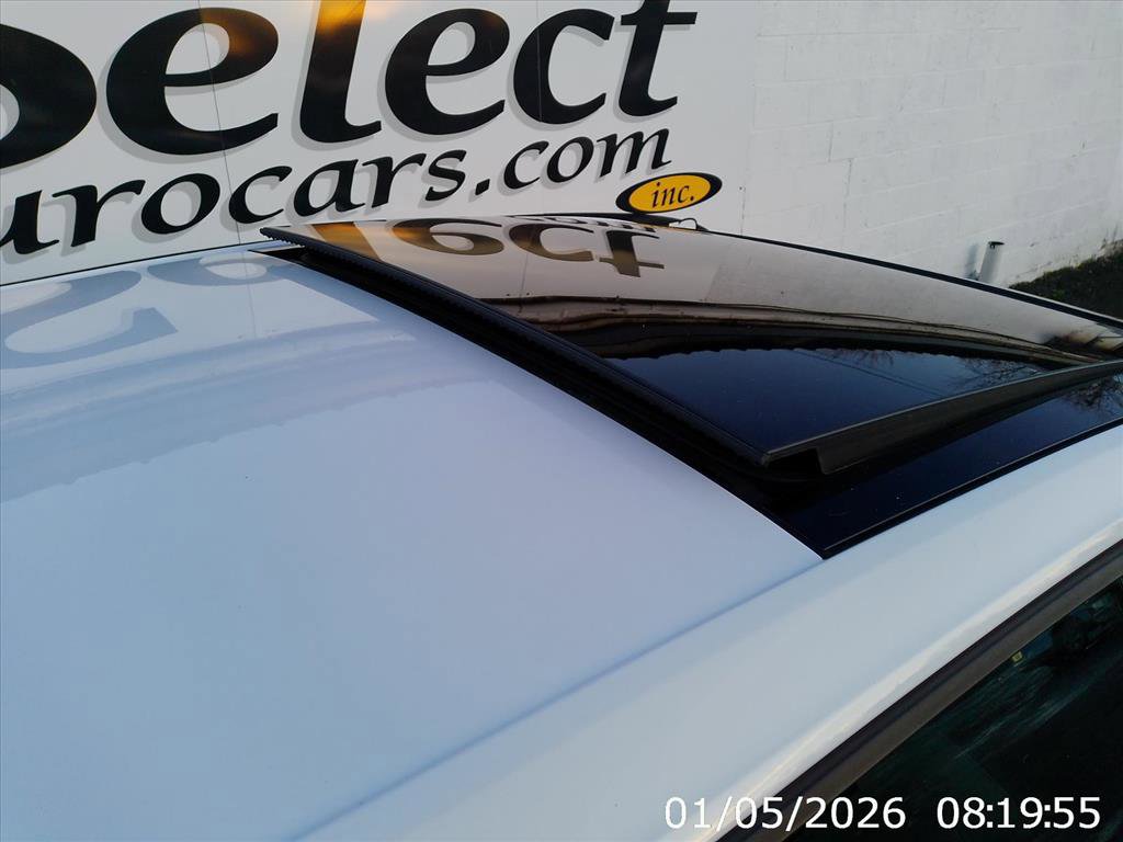 Used 2017 Volkswagen GTI SE image 5