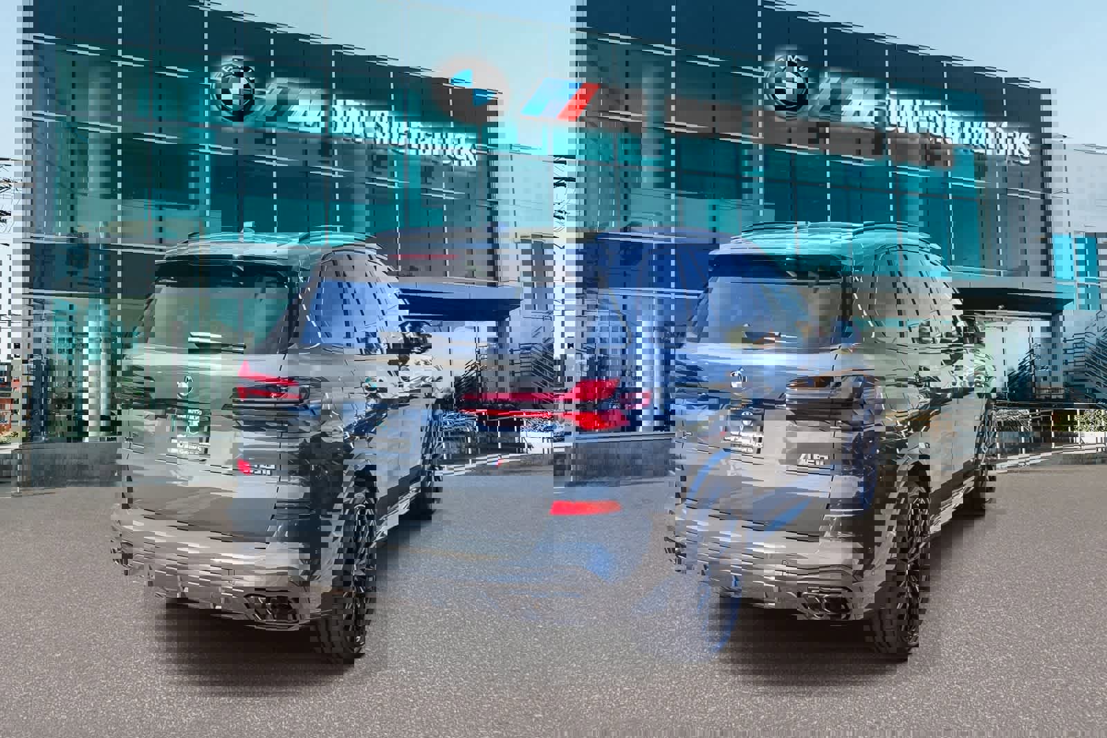 New 2026 BMW X5 M60i AWD/4WD image 4