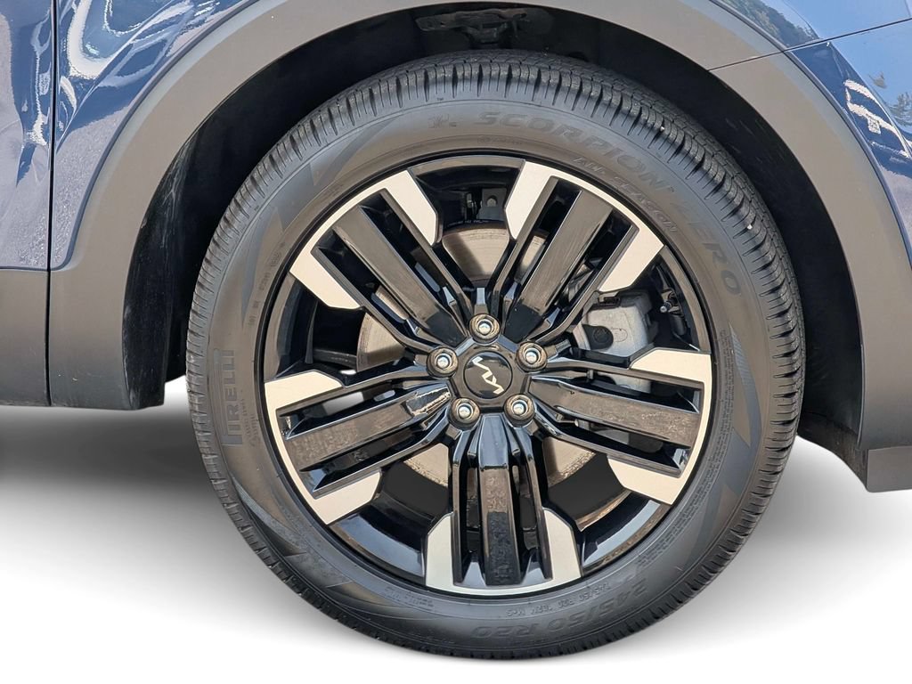 Certified 2025 Kia Telluride SX FWD image 6