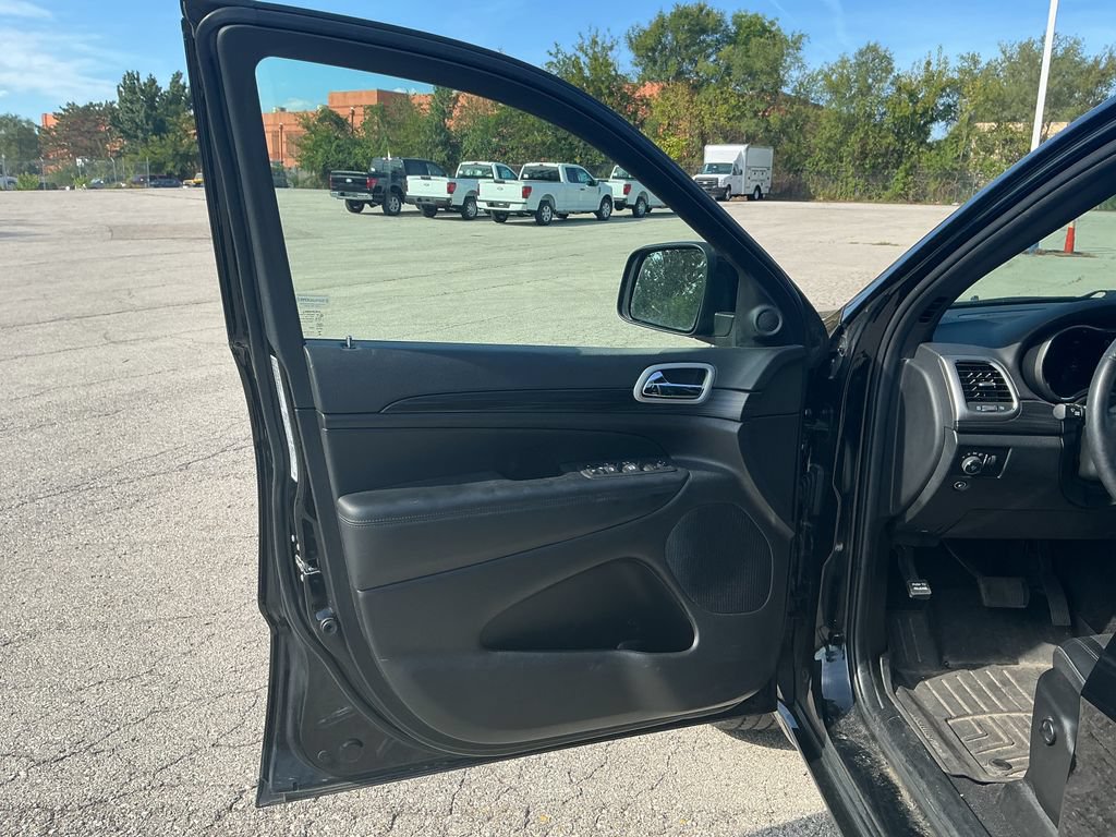 Used 2022 Jeep Grand Cherokee Laredo X AWD/4WD image 9