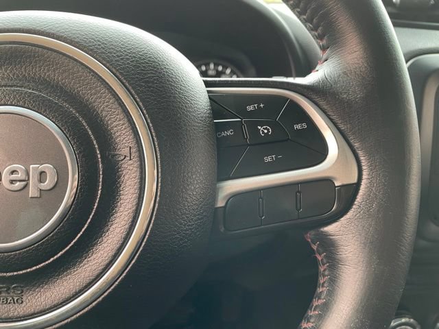 Used 2015 Jeep Renegade Trailhawk AWD/4WD image 16