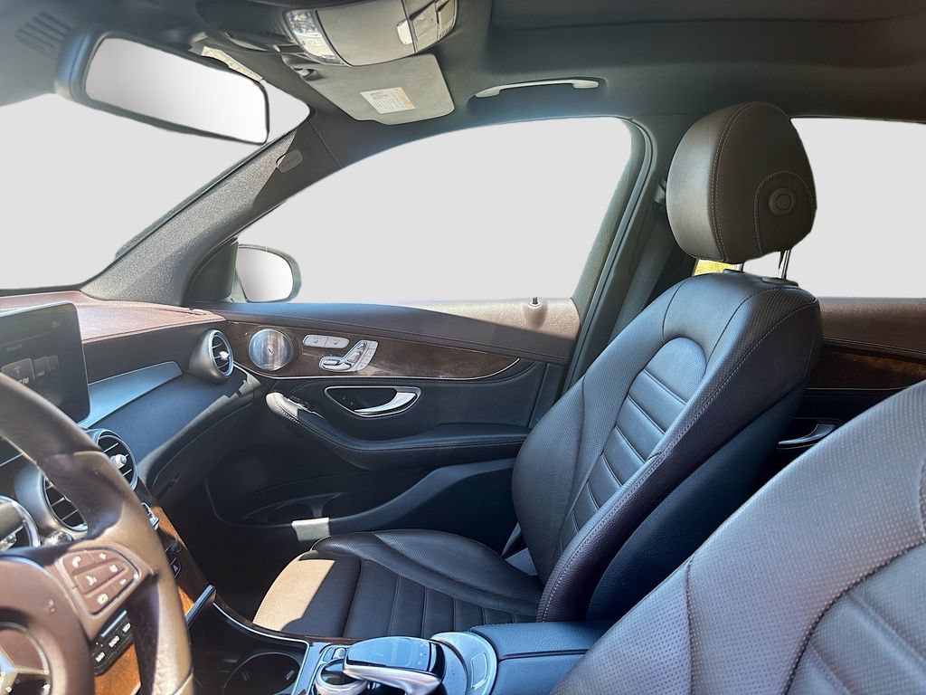Used 2018 Mercedes-Benz GLC 300 w/ Multimedia Package image 39
