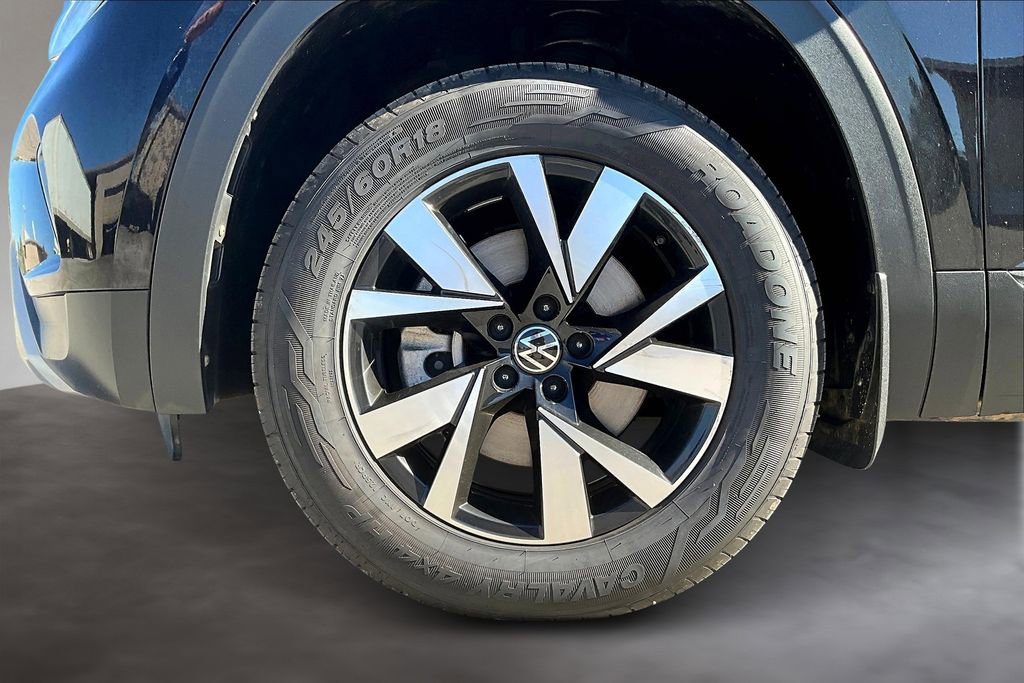 Used 2021 Volkswagen Atlas Cross Sport SE image 39