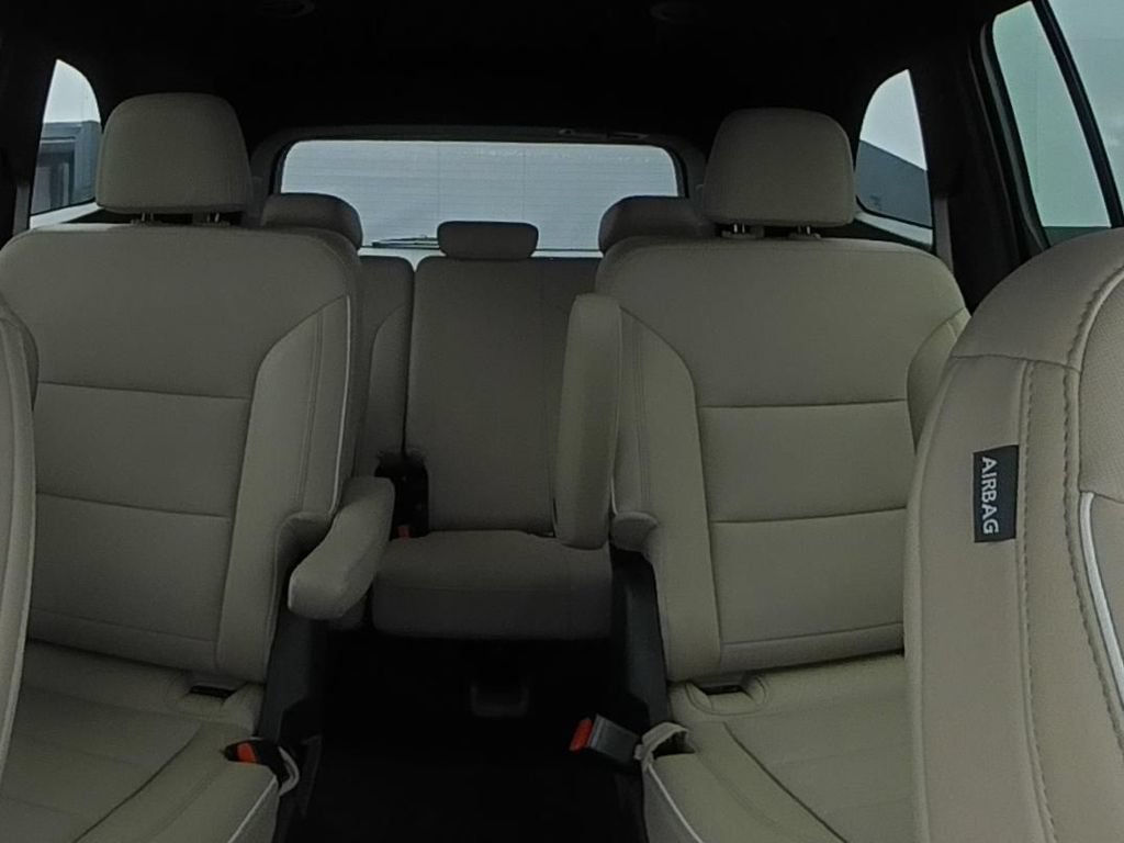 Used 2025 Buick Enclave Preferred w/ Power Package FWD image 10