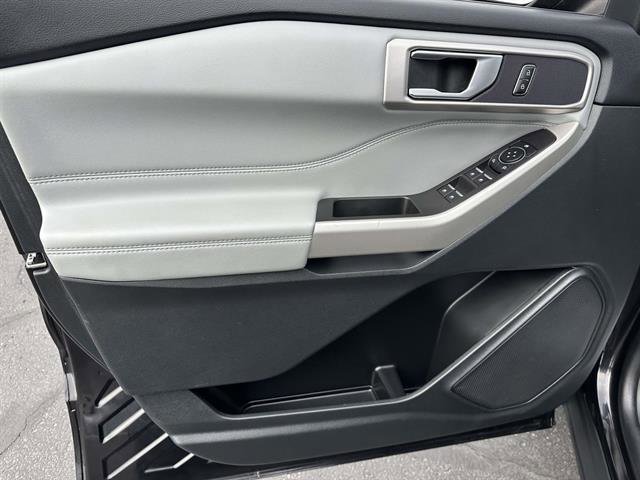 Used 2023 Ford Explorer XLT w/ Equipment Group 202A image 9