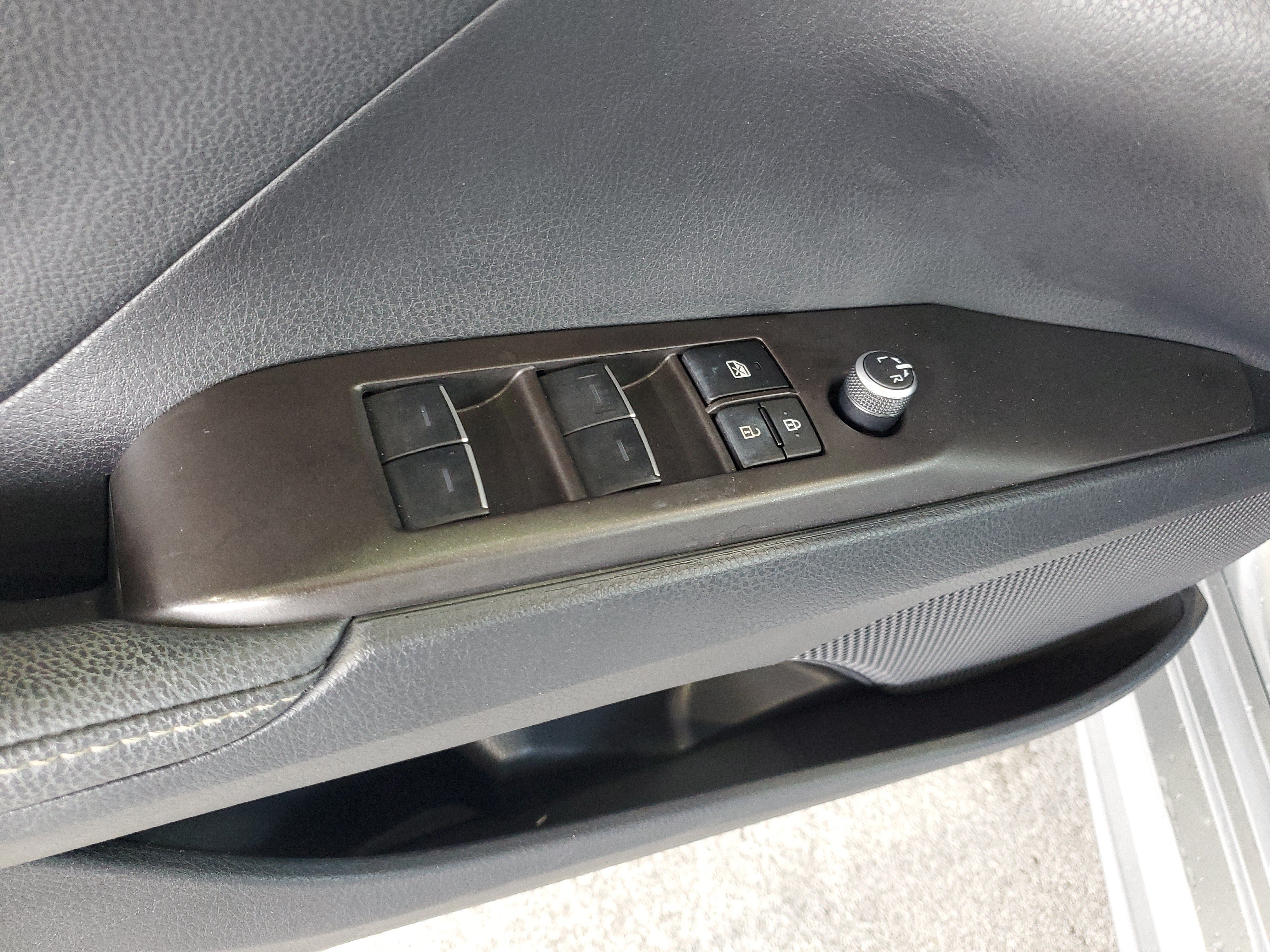 Used 2023 Toyota Camry XSE FWD image 16
