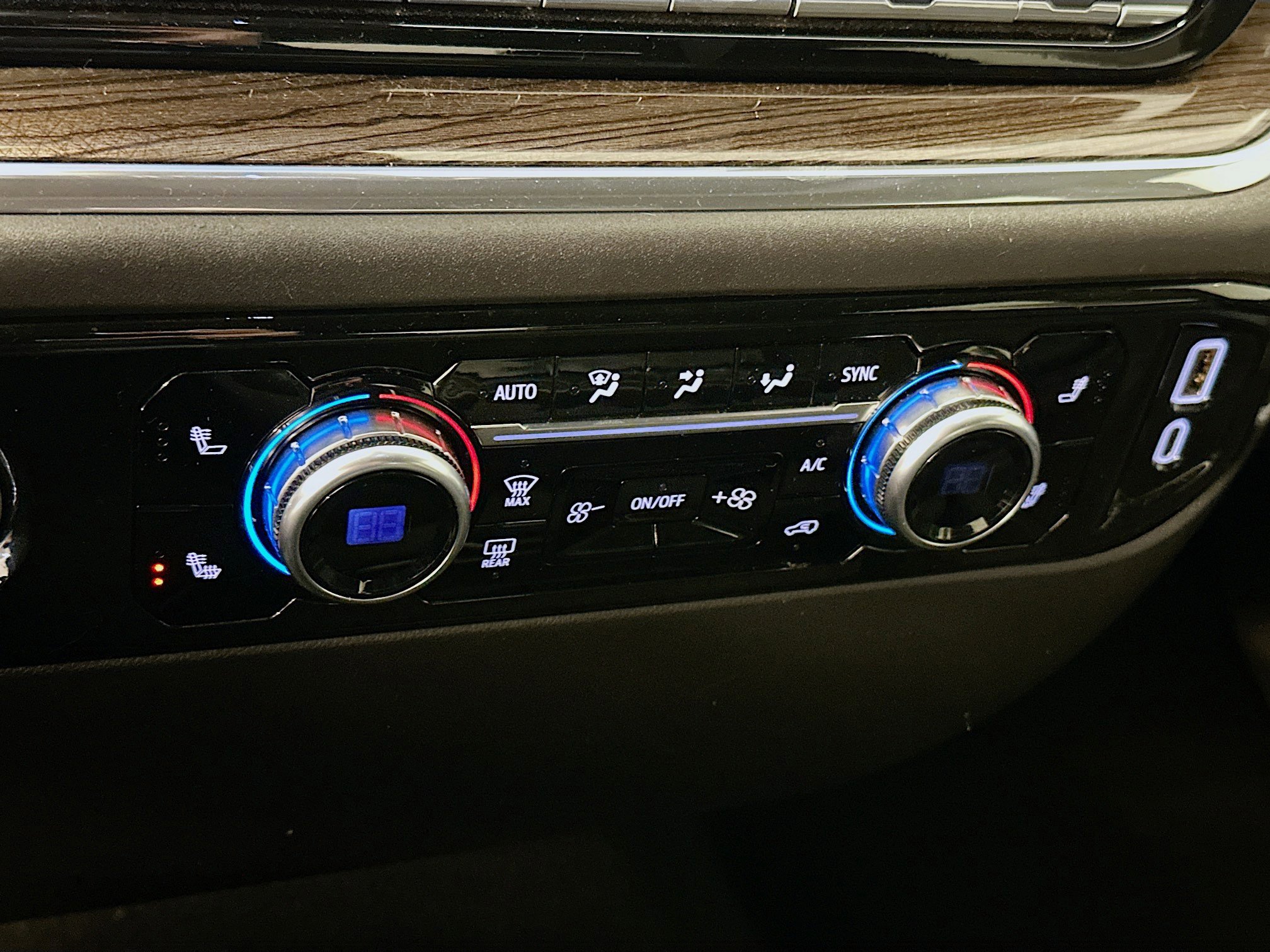 Used 2024 GMC Sierra 1500 Elevation image 24