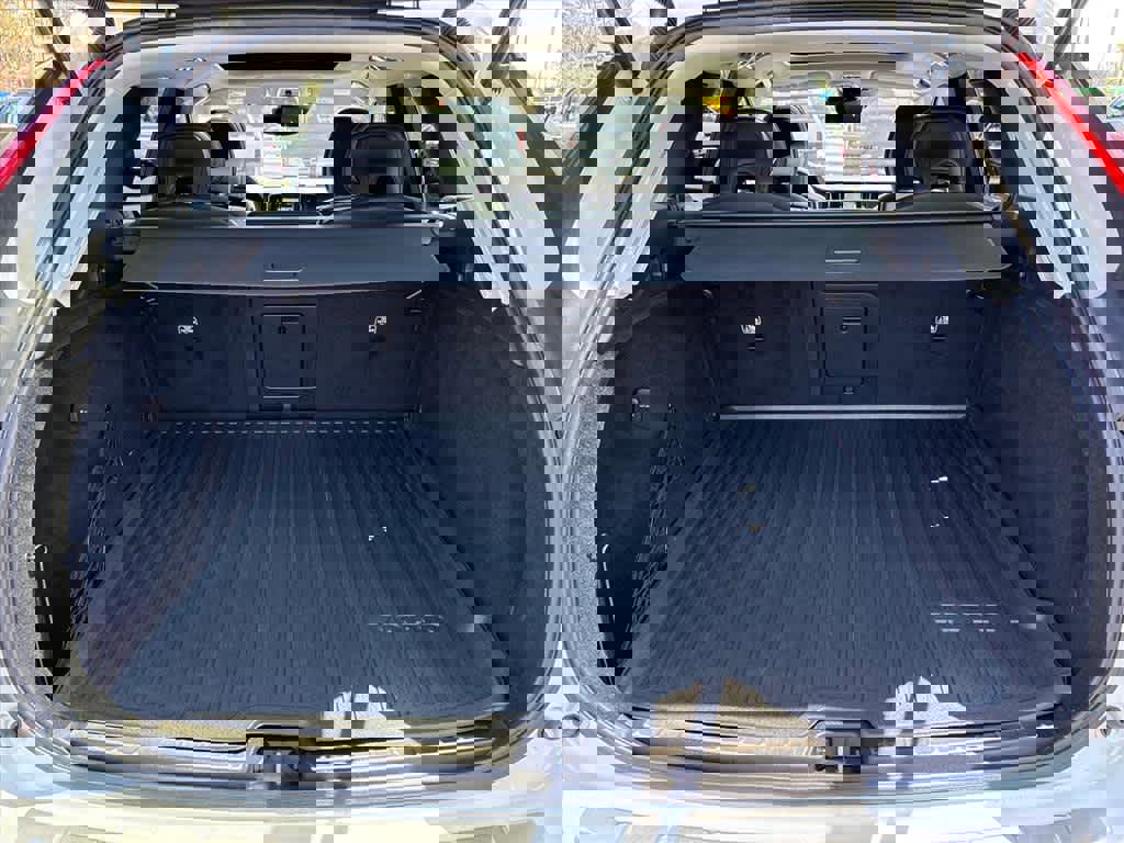 Used 2020 Volvo XC60 T5 Inscription w/ Protection Package Premier image 29