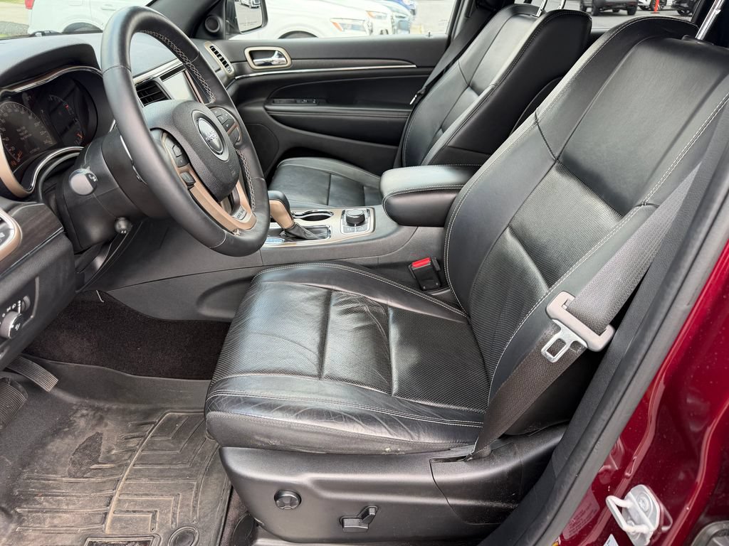 Used 2017 Jeep Grand Cherokee Limited w/ Luxury Group II AWD/4WD image 3