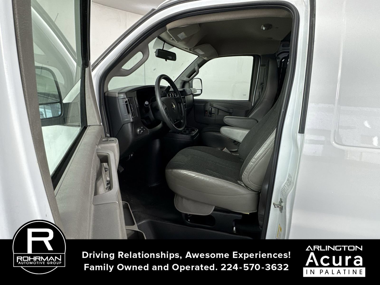 Used 2023 Chevrolet Express 2500 w/ Driver Convenience Package image 5